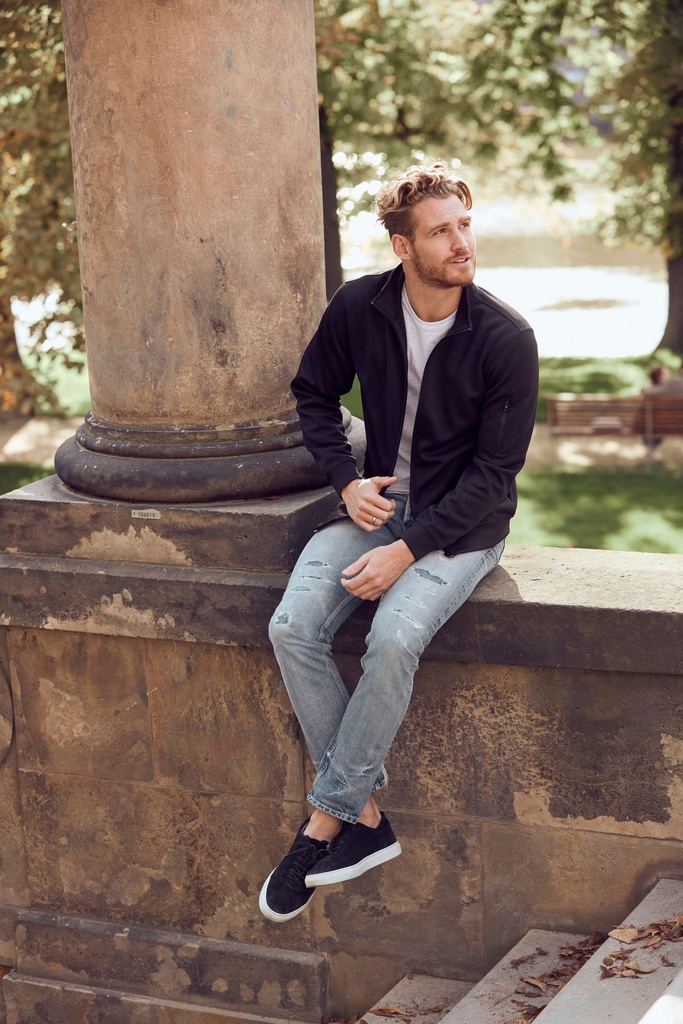 Grey Melange - Lifestyle Image 1