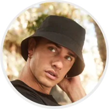 Chapeaux